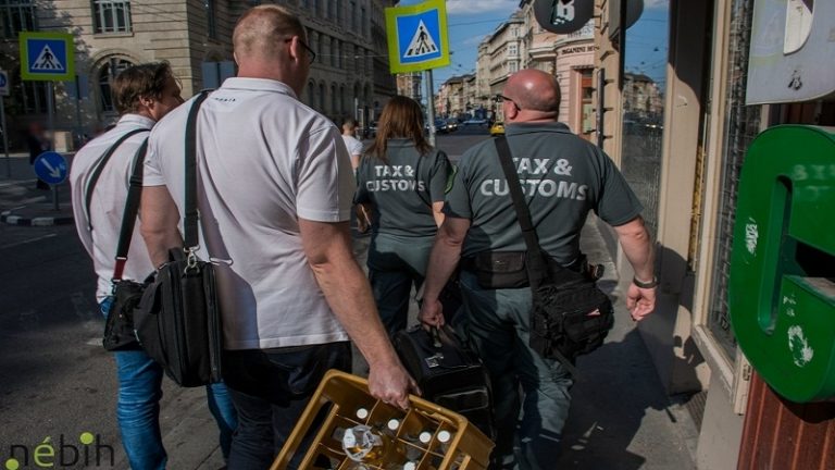 Óriási forgalmat generáltak a pesti bulinegyedben az adóellenőrök