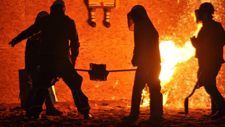 Az építőipar fűti, a munkaerőhiány hűti a magyar acélkohókat