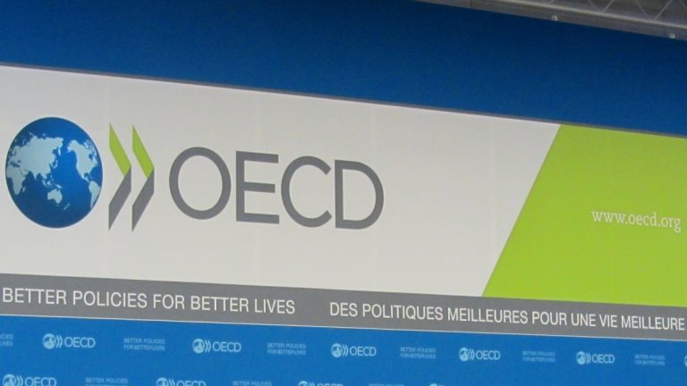 Magyarország az első negyedben az adóteher mértékében az OECD-tagok között